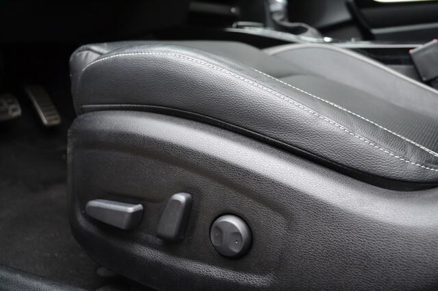 KIA Xceed 1.6 T-GDI Platinum Edition 204PK LED/Leer/Pano/ACC