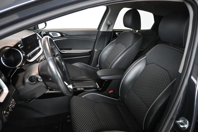 KIA Xceed 1.6 GDi PHEV DynamicPlusLine Automaat Navigatie Stuur/Stoelverwarming Goed Onderhouen! Inruil Mogelijk!