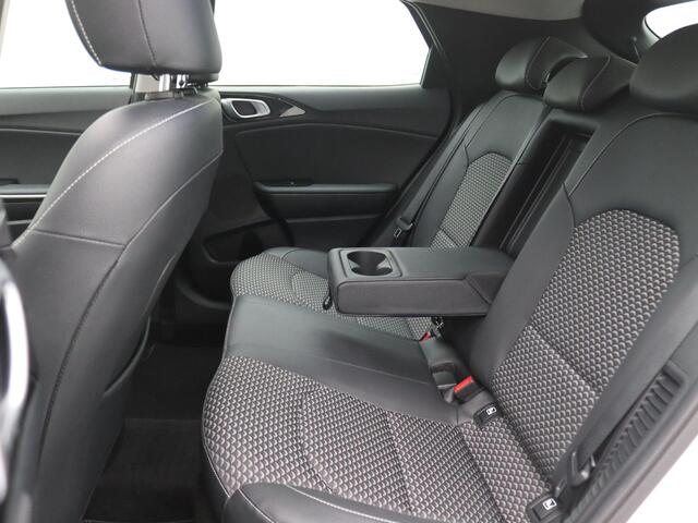 KIA Xceed 1.6 GDi PHEV Dynamicplusline 141PK DCT6 SOH 100%, Pano-Schuifdak, Trekhaak, 18" LM Velgen, Achteruitrijcamera, Side assist, Stuur/stoelverwarming, Elek. achterklep, Adaptieve Cruise