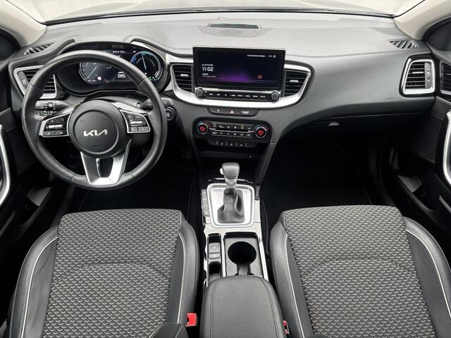 KIA Xceed 1.6 GDi PHEV DynamicLine Automaat / 1.300kg Trekgewicht / Dealer Onderhouden / Fabrieksgarantie tot 7-2029 / Stuur-/Stoelverwarming / Apple Carplay/Android Auto / Navigatie / Achteruitrijcamera / Adaptieve Cruise Control / Elektrische achterklep /