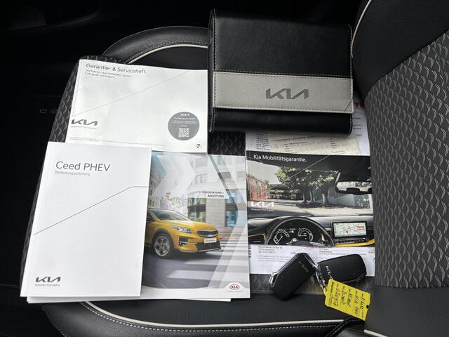 KIA Xceed 1.6 GDi PHEV DynamicLine Automaat / 1.300kg Trekgewicht / Dealer Onderhouden / Fabrieksgarantie tot 7-2029 / Stuur-/Stoelverwarming / Apple Carplay/Android Auto / Navigatie / Achteruitrijcamera / Adaptieve Cruise Control / Elektrische achterklep /