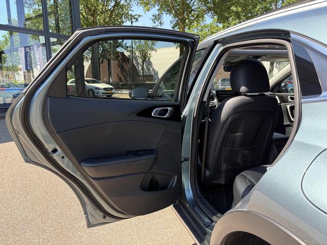 KIA Xceed 1.6 GDi PHEV ExecutiveLine VAN: 25.900,- VOOR: 23.877,- UW WKVOORDEEL: 2.023,- | KIA GARANTIE T/M 2030 DEALER ONDERHOUDEN| FULL OPTION| MEM. STOEL| PANO| STOEL VENTILATIE | ELEKTRISCHE ACHTERKLEP| ACHTERBANK VERWARMD|