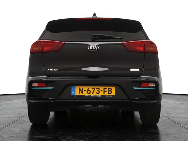 KIA e-Niro 64kWh DynamicPlusLine - Navigatie - Camera - Elektr. schuifdak - Stoel- en stuurverwarming - Fabrieksgarantie tot 10-2028
