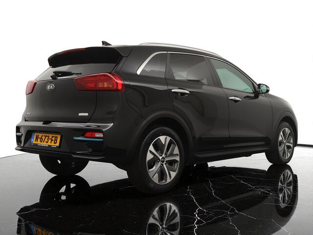 KIA e-Niro 64kWh DynamicPlusLine - Navigatie - Camera - Elektr. schuifdak - Stoel- en stuurverwarming - Fabrieksgarantie tot 10-2028