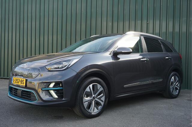 KIA e-Niro ExecutiveLine 64 kWh + Leer/ Trekhaak/ Carplay/ 470km range/ Schuifdak/ Garantie!