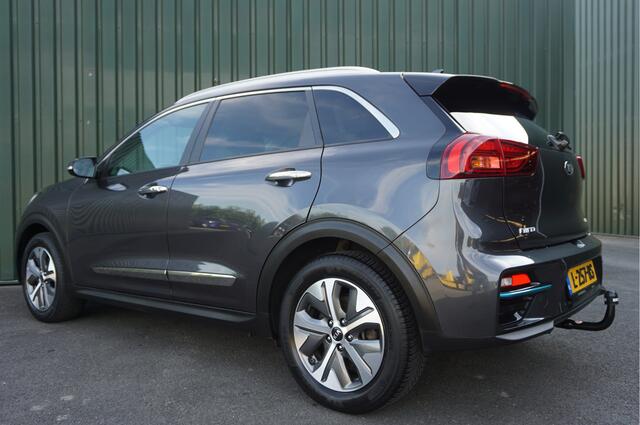 KIA e-Niro ExecutiveLine 64 kWh + Leer/ Trekhaak/ Carplay/ 470km range/ Schuifdak/ Garantie!