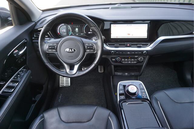 KIA e-Niro ExecutiveLine 64 kWh + Leer/ Trekhaak/ Carplay/ 470km range/ Schuifdak/ Garantie!
