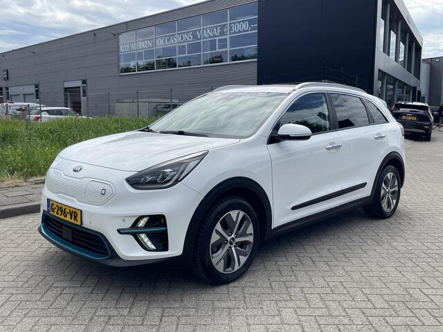 KIA e-Niro ExecutiveLine 64 kWh | Leder | Navigatie | Stoelverwarming | Info Bas: 0492-588982