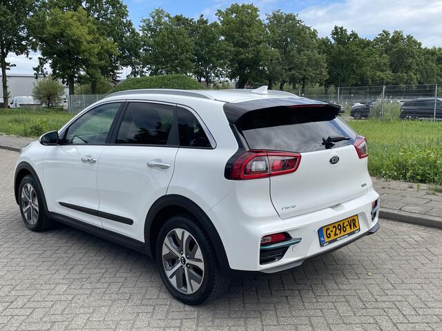 KIA e-Niro ExecutiveLine 64 kWh | Leder | Navigatie | Stoelverwarming | Info Bas: 0492-588982
