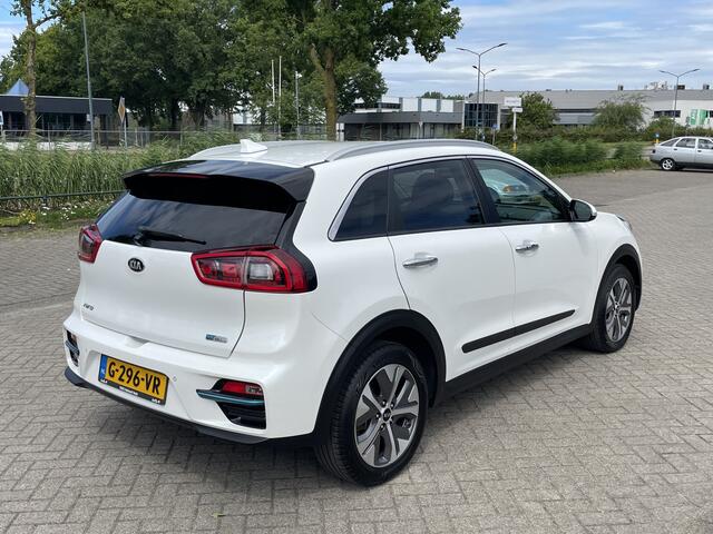 KIA e-Niro ExecutiveLine 64 kWh | Leder | Navigatie | Stoelverwarming | Info Bas: 0492-588982