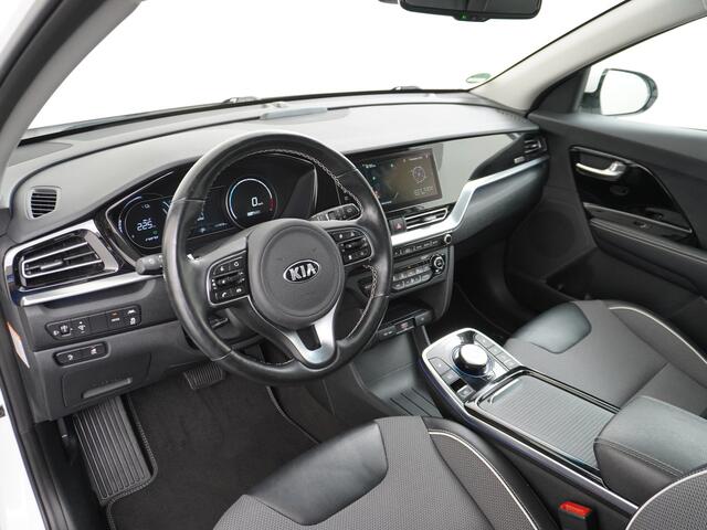 KIA e-Niro DynamicLine 64kWh Warmtepomp Apple Carplay Android Auto Navi Ecc Adap.Cruise Camera Pdc DAB Stoel+Stuurverwarming Lane Assist Kia Connect Dealeronderhouden Origineel Nederlandse Auto