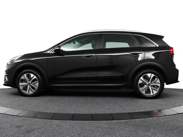 KIA e-Niro DynamicLine 64 kWh - SOH 97,2% - Apple CarPlay/Android Auto - Achteruitrijcamera - Adaptieve Cruise Control - Navigatie - Climate Control - Fabrieksgarantie tot 04-2029