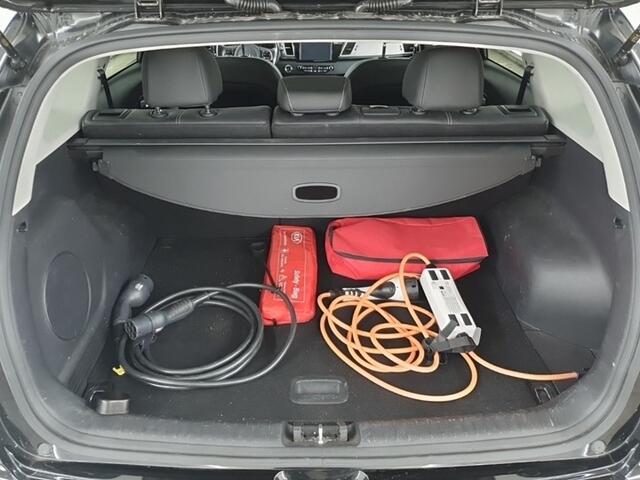 KIA e-Niro ExecutiveLine 64 kWh (204 PK) 2-Eig. & Dealer-Onderh. BOVAG-Garantie. NL-Auto.