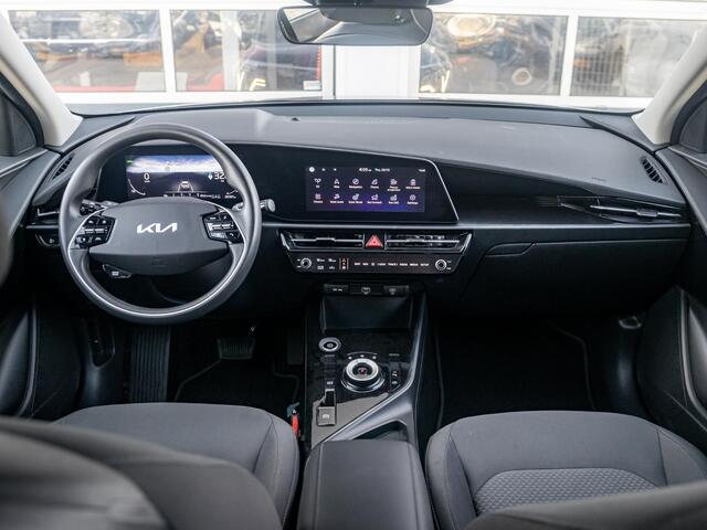 KIA e-Niro EV Light Edition 64.8 kWh | Navigatie | Achteruitrijcamera | Airco | Cruise control Adaptieve |