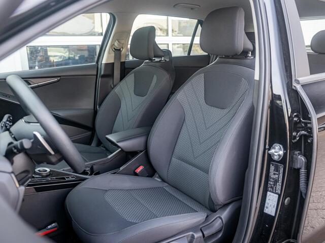 KIA e-Niro EV Light Edition 64.8 kWh | Navigatie | Achteruitrijcamera | Airco | Cruise control Adaptieve |