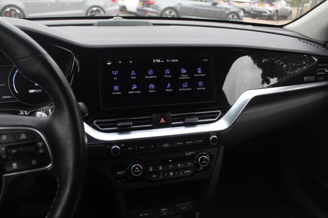 KIA e-Niro DynamicPlusLine 64 kWh / Camera / Schuifdak / Leder / Keyless / Navigatie / Dodehoek / DAB / Cruise Control