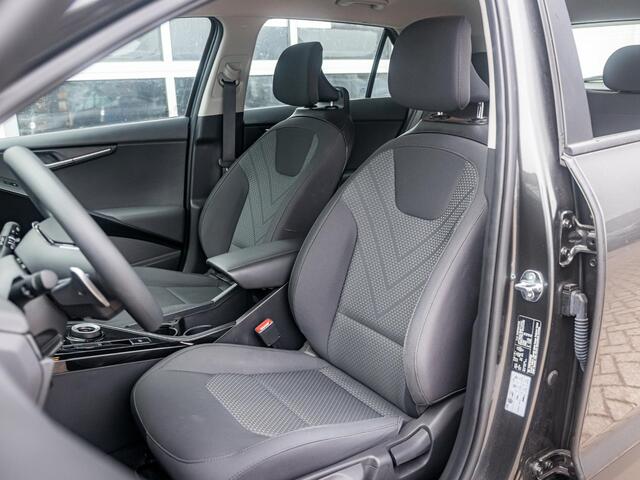 KIA e-Niro EV Light Edition 64.8 kWh | Navigatie | Achteruitrijcamera | Airco | Cruise control Adaptieve |
