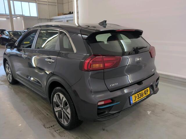 KIA e-Niro DynamicLine 64 kWh SOH 100% | NL-Auto | 1e Eigenaar | Dealer Onderh. | BTW | Warmtepomp | Winter Pakket | 2 Kabels | Keyless | Full Led | Camera | Ad Cruise | Navi | PDC | Carplay