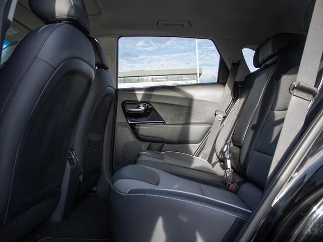 KIA e-Niro DynamicPlusLine 64 kWh | Nederlandse dealer onderhouden auto | Navigatie | Stoel en stuurverwarming |