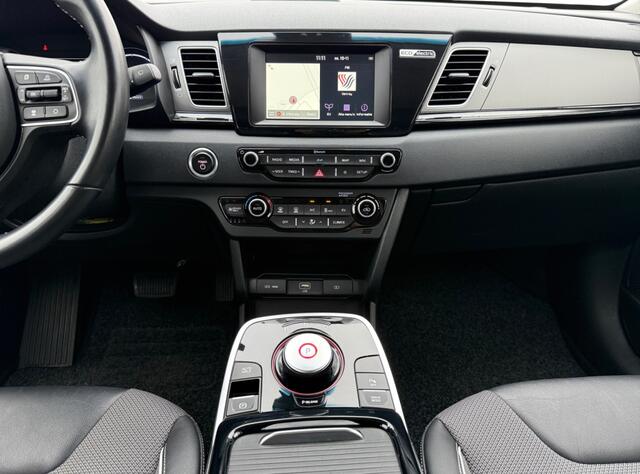 KIA e-Niro DynamicLine 64 kWh I 3-Fase I Navi I Keyless I Half-leder