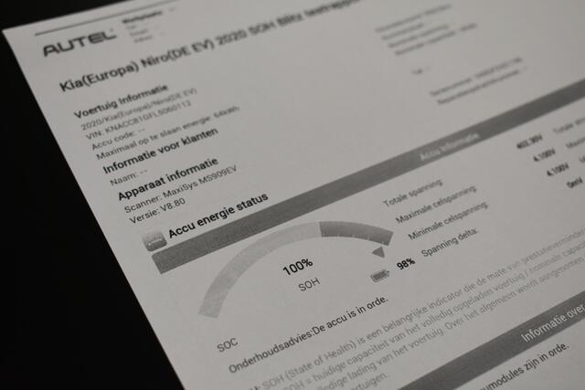 KIA e-Niro DynamicLine 64 kWh SOH 100% Cam Navi 3-Fase Lader Stoel + Stuur Ver