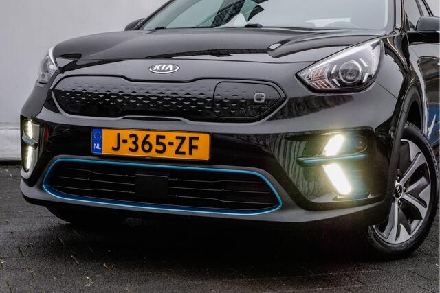 KIA e-Niro DynamicLine 64 kWh 3-Fase/ Half lederen int./ Stuur + stoelverwarming/ Camera/ Adapt. cruise/ Carplay