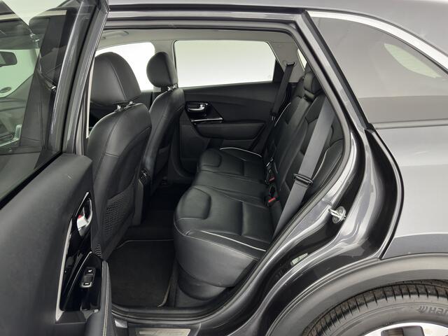 KIA e-Niro ExecutiveLine 64 kWh (3-Fase) {SOH-100%) (INCL-BTW) *AUT | LUXURY-LEATHER | FULL-LED | NAVI-FULLMAP | ADAPTIVE-CRUISE | CAMERA | MEMORY-PACK | LANE-ASSIST | KEYLESS | DIGI-COCKPIT | 17"ALU*