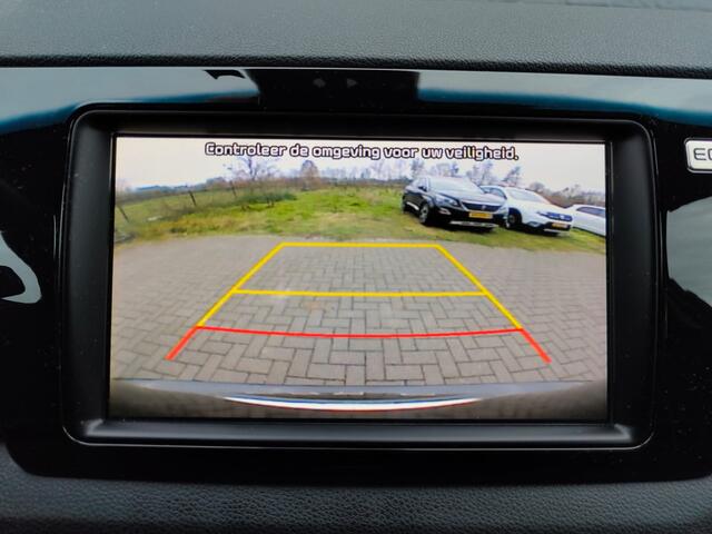 KIA e-Niro ExecutiveLine 64kWh Warmtepomp Leder Pdc Elek.Stoel+Memory Navi Ecc Camera Apple Carplay Android Auto Stoelverwarming+Koeling Stuurverwarming Lmv Privacy Glas DAB Vess Lane Assist Blind Spot 1e Eigenaar Origineel Nederlandse Auto Zeer compleet!