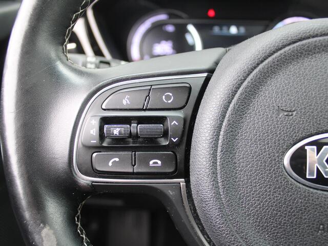 KIA e-Niro DynamicPlusLine 64 kWh | Airco | Navi | Cruise | Camera | 17" LM | PDC | Keyless |