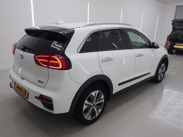 KIA e-Niro EXECUTIVELINE 64 KWH I 3 FASE LADEN I 100% SOH I P-CAMERA I CLIMATE CONTROL I APPLE CARPLAY