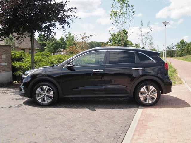 KIA e-Niro ExecutiveLine 64 kWh | Camera | Apple Carplay | Cruise Control | JBL | Leer |