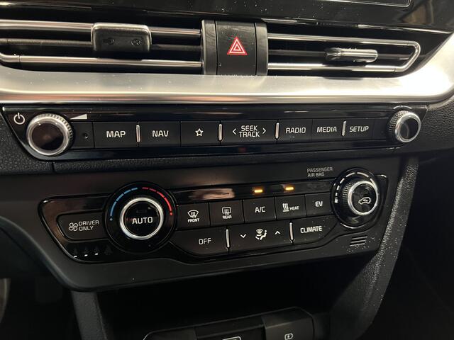 KIA e-Niro DynamicLine 64 kWh 3-fase | Navigatie/Android/Apple Carplay | LM Velgen 17" |Cruise Control Adaptief | Warmtepomp |