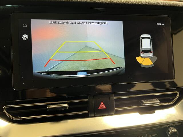 KIA e-Niro DynamicLine 64 kWh 3-fase | Navigatie/Android/Apple Carplay | LM Velgen 17" |Cruise Control Adaptief | Warmtepomp |