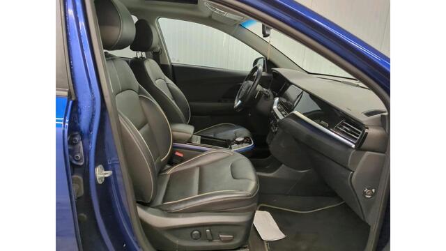 KIA e-Niro ExecutiveLine 64 kWh | Panoramadak | Leder | Achteruitrijcamera | Stoel- Verwarming & Koeling | Adaptive Cruise |
