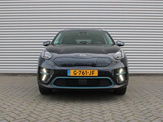 KIA e-Niro ExecutiveLine 64 kWh | Warmtepomp | Stuur-/stoelverwarming v+a | Stoelventilatie | Cruise adapt. | 17" LM | Leder | Camera |