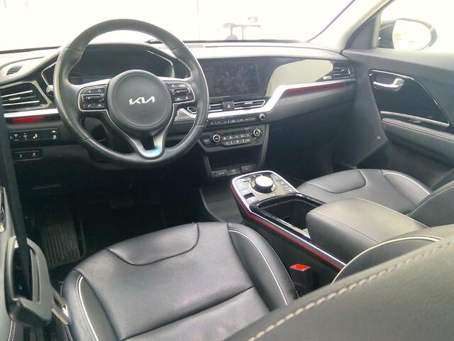 KIA e-Niro ExecutiveLine 64 kWh | Warmtepomp | Panorama | Apple Carplay/Android | SOH 100% | Cruise control ad | Led