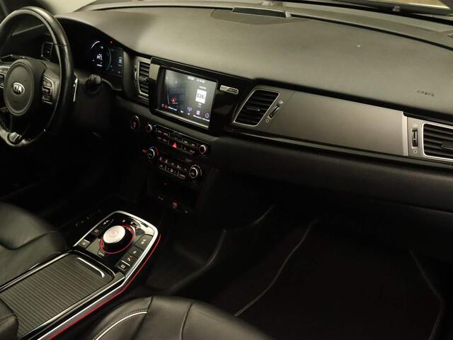 KIA e-Niro ExecutiveLine 64 kWh - ORIGINEEL NEDERLANDSE AUTO - AFNEEMBARE TREKHAAK - 750KG TREKGEWICHT - STOELVERWARMING & VENTILATIE VOOR - STUURVERWARMING - ACHTERBANK VERWARMD - APPLE CARPLAY/ANDROID AUTO