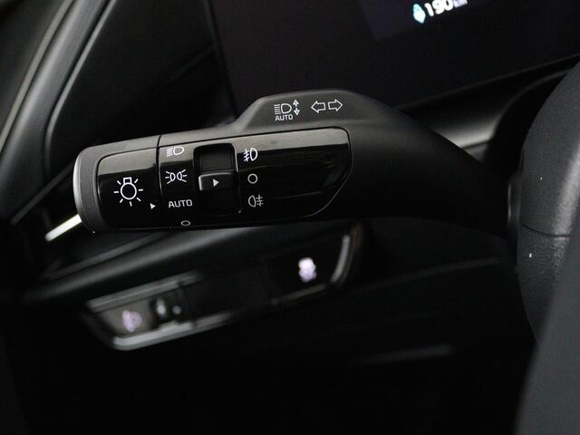 KIA e-Niro EV DynamicLine 64.8 kWh | SOH 99,5% | Apple Carplay/Android Auto | Achteruitrij camera | Sfeerverlichting | Nederlandse Auto | NAP |