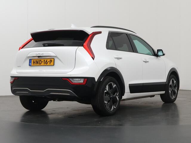KIA e-Niro EV Plus 64.8 kWh | Schuif / Kanteldak | Stoel/Stuurwielverwarming | Elektr. Achterklep | Led Koplampen | Sfeerverlichting |