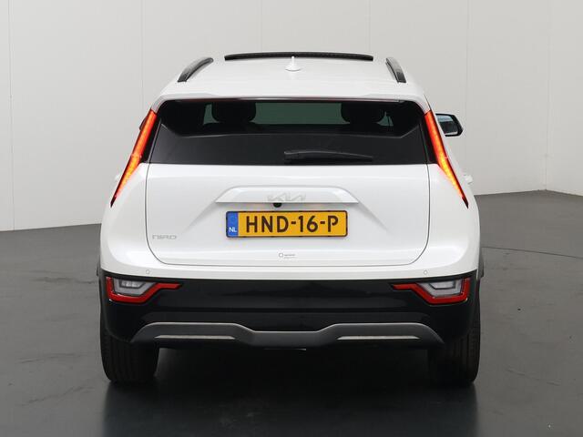 KIA e-Niro EV Plus 64.8 kWh | Schuif / Kanteldak | Stoel/Stuurwielverwarming | Elektr. Achterklep | Led Koplampen | Sfeerverlichting |