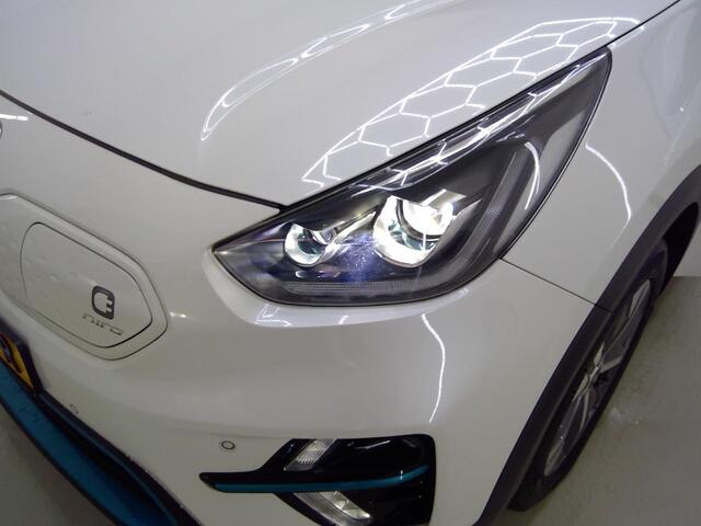 KIA e-Niro ExecutiveLine 64 kWh | Panoramadak | SOH 100% | Cruise control ad. | Apple Carplay/Android | Led | Climate