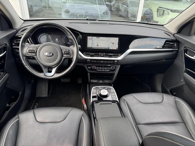 KIA e-Niro ExecutiveLine 64 kWh | JBL audio | Stoel verwarming en ventilatie | Stuurverwarming | Lederen | Dodehoek detectie | Navigatie | Apple Carplay / Android Auto | Elektrisch bedienbare bestuurdersstoel met geheugen