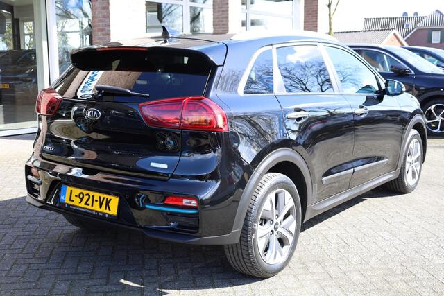 KIA e-Niro DynamicPlusLine 64 kWh LEER STOEL/STUURVERW. STOELVENTILATIE CAMERA PANO CARPLAY ACC JBL-SOUND MERMORY LANE-ASSIST 2XPDC 17''LMV NAP ENZ. ENZ.