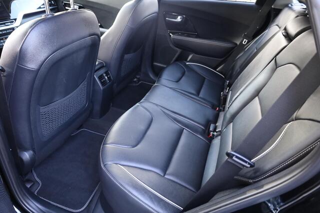 KIA e-Niro DynamicPlusLine 64 kWh LEER STOEL/STUURVERW. STOELVENTILATIE CAMERA PANO CARPLAY ACC JBL-SOUND MERMORY LANE-ASSIST 2XPDC 17''LMV NAP ENZ. ENZ.