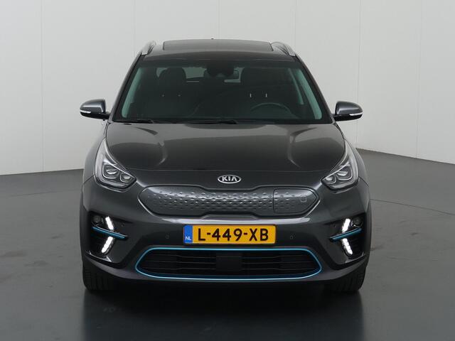 KIA e-Niro ExecutiveLine 64 kWh | SOH 97% | Panoramadak | Lederen Bekleding | JBL Audio | Dodehoekdetectie | Stoel/Stuurwielverwarming | Stoelventilatie | Elektrisch bedienbare bestuurdersstoel met geheugenfunctie