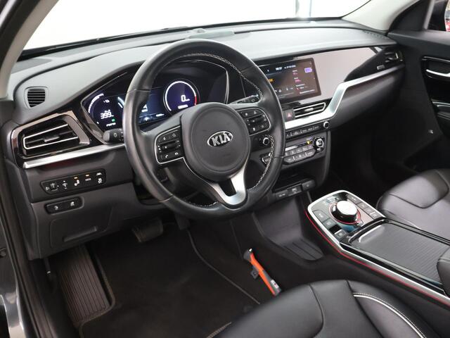 KIA e-Niro ExecutiveLine 64 kWh | SOH 97% | Panoramadak | Lederen Bekleding | JBL Audio | Dodehoekdetectie | Stoel/Stuurwielverwarming | Stoelventilatie | Elektrisch bedienbare bestuurdersstoel met geheugenfunctie