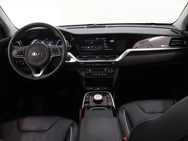 KIA e-Niro ExecutiveLine 64 kWh | SOH 97% | Panoramadak | Lederen Bekleding | JBL Audio | Dodehoekdetectie | Stoel/Stuurwielverwarming | Stoelventilatie | Elektrisch bedienbare bestuurdersstoel met geheugenfunctie