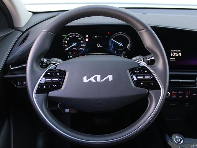 KIA e-Niro EV DynamicLine 64.8 kWh | Trekhaak | Clima | Camera | Cruise adapt. | Apple Carplay/Android Auto | Navi | 17" LM |
