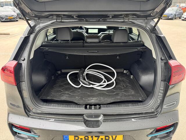 KIA e-Niro Edition 64 kWh 3-fase| NW geleverd & Onderhouden | Stoel&Stuurverw.| Privacyglass | Keyless