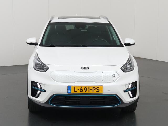 KIA e-Niro ExecutiveLine 64 kWh | Panoramadak | Stoel/Stuurwielverwarming | Adaptieve Cruise Control | Keyless Go | LED Koplampen |